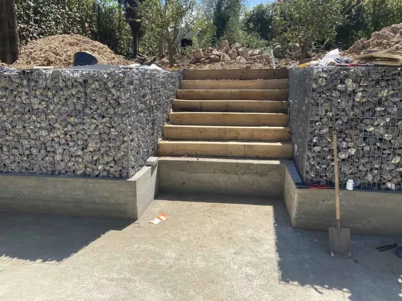 Travaux d'enrochement, Mougins, MANZONE